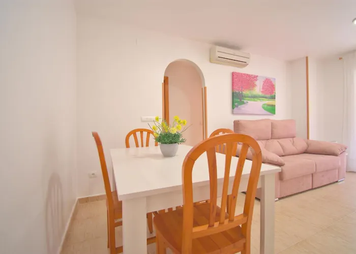 Castillo Playa By Edeal Homes アパート