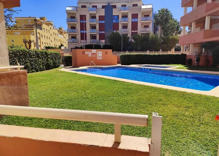 Castillo Playa By Edeal Homes دينايا